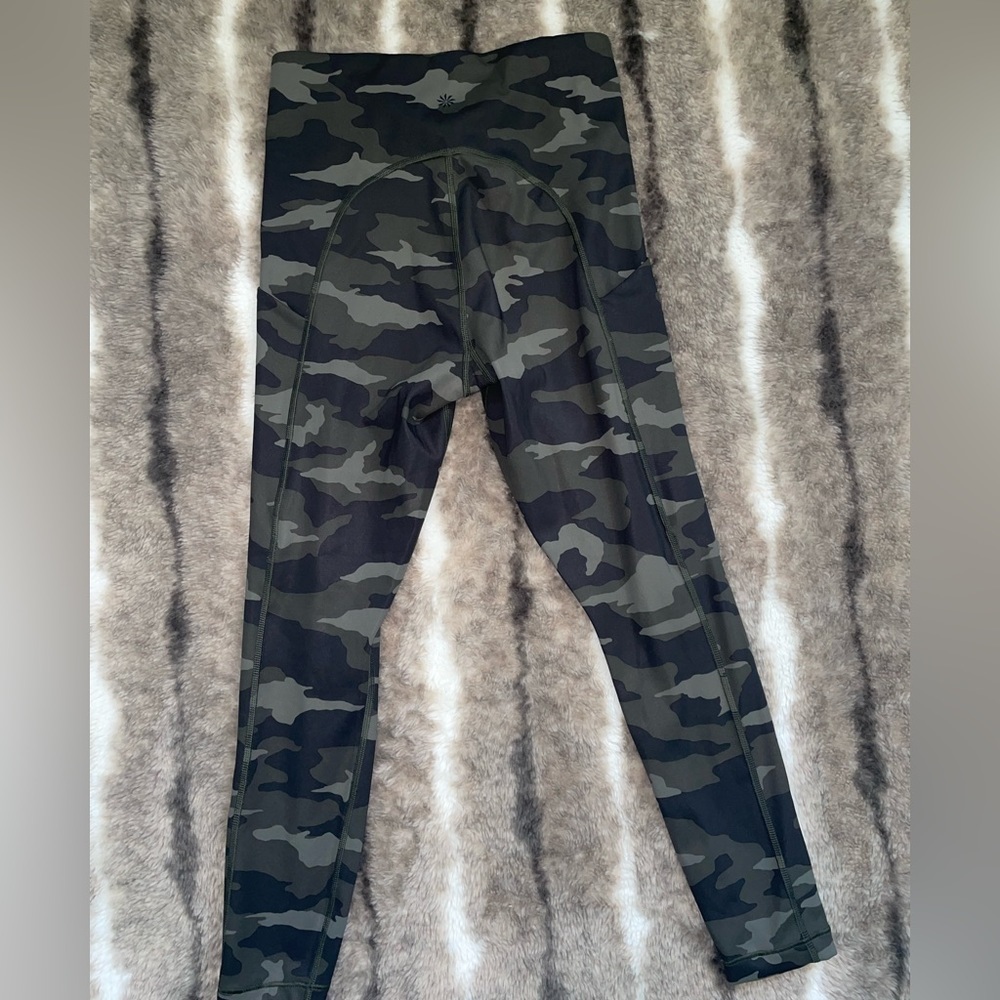 Athleta Ultimate Camo 7/8 Tight - Picture 3 of 8